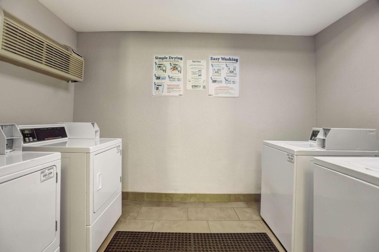 Motel 6-San Bernardino, Ca - North Serrano Village Buitenkant foto