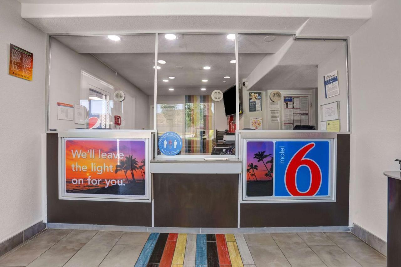 Motel 6-San Bernardino, Ca - North Serrano Village Buitenkant foto
